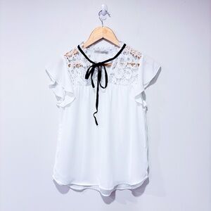 ACTIVE USA White top with lace